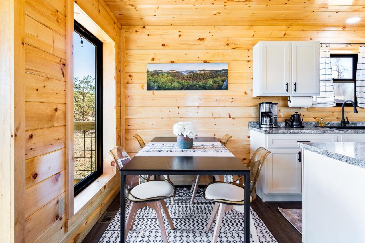 Honey Bee Hideaway Villa Rogers Eksteriør billede