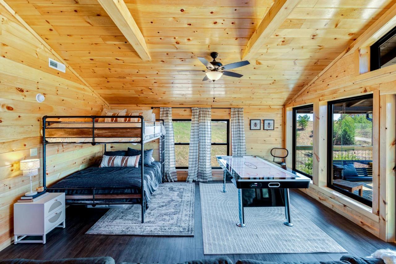 Honey Bee Hideaway Villa Rogers Eksteriør billede