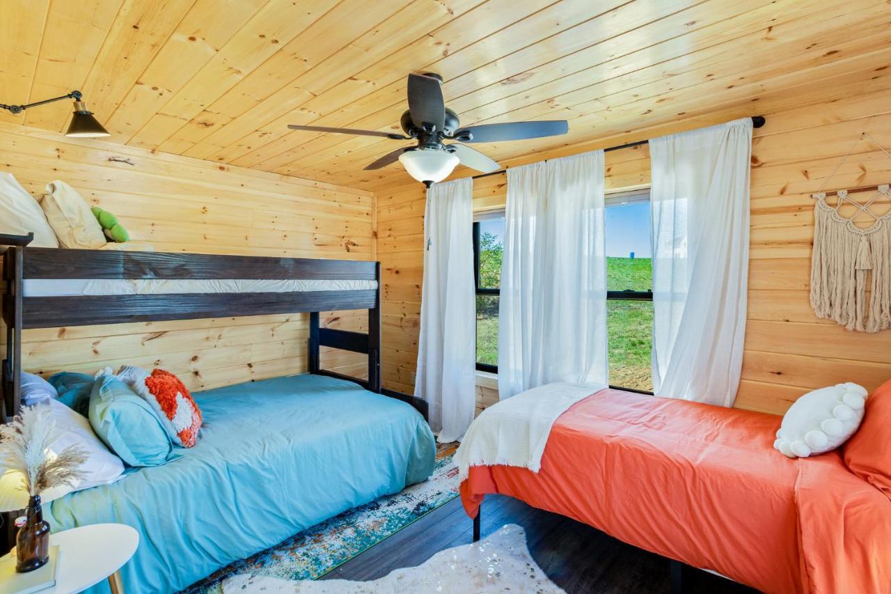 Honey Bee Hideaway Villa Rogers Eksteriør billede