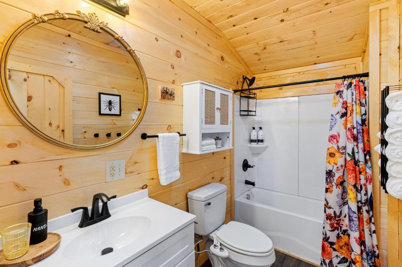 Honey Bee Hideaway Villa Rogers Eksteriør billede