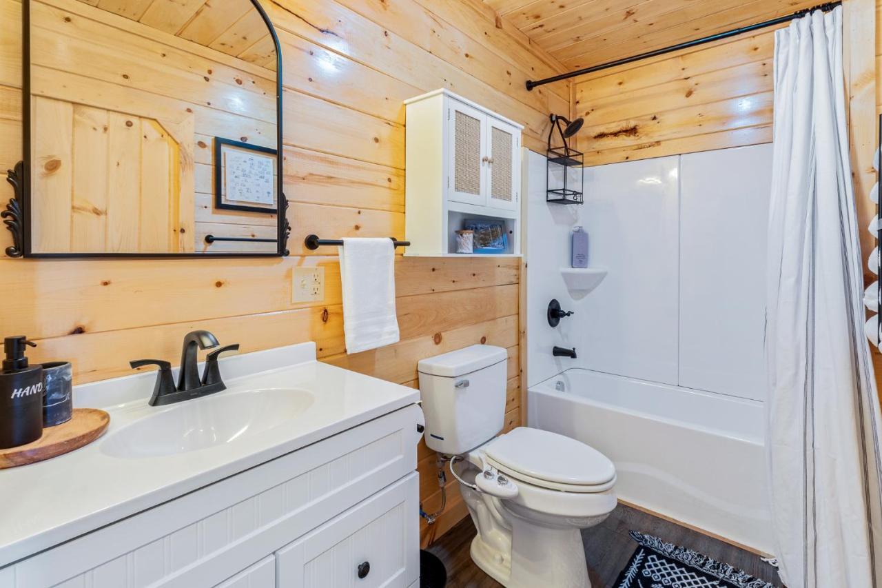 Honey Bee Hideaway Villa Rogers Eksteriør billede