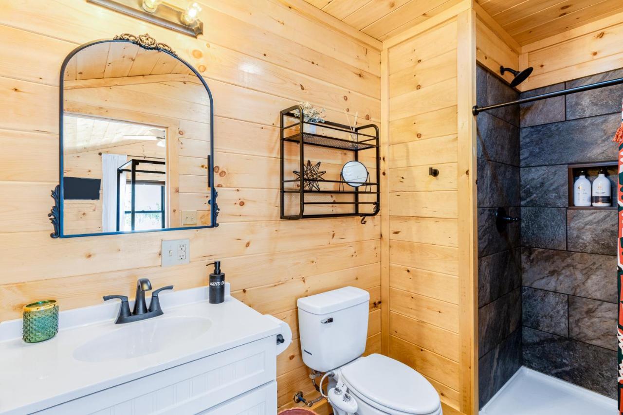Honey Bee Hideaway Villa Rogers Eksteriør billede